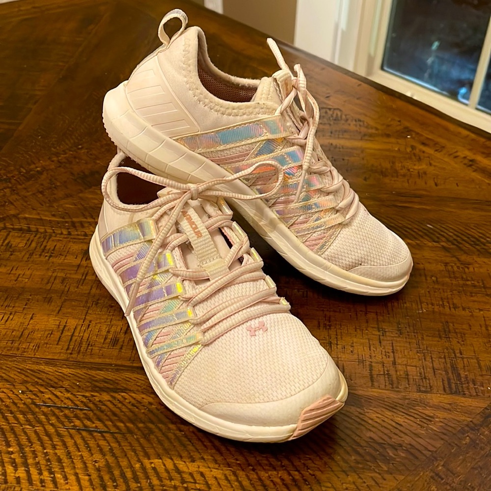 Girls Under Armour Sneakers Athletic Shoes size 2